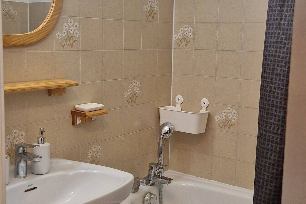 Appartement entier, Appartement chaleureux pour 4 personnes au coeur du Parc  Régional du Queyras in Abriès, Queyras