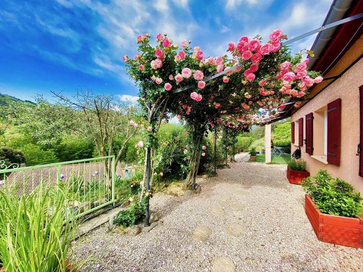 Location de vacances pour 2 personnes, avec terrasse et jardin, animaux acceptés à Vals-les-Bains - 3