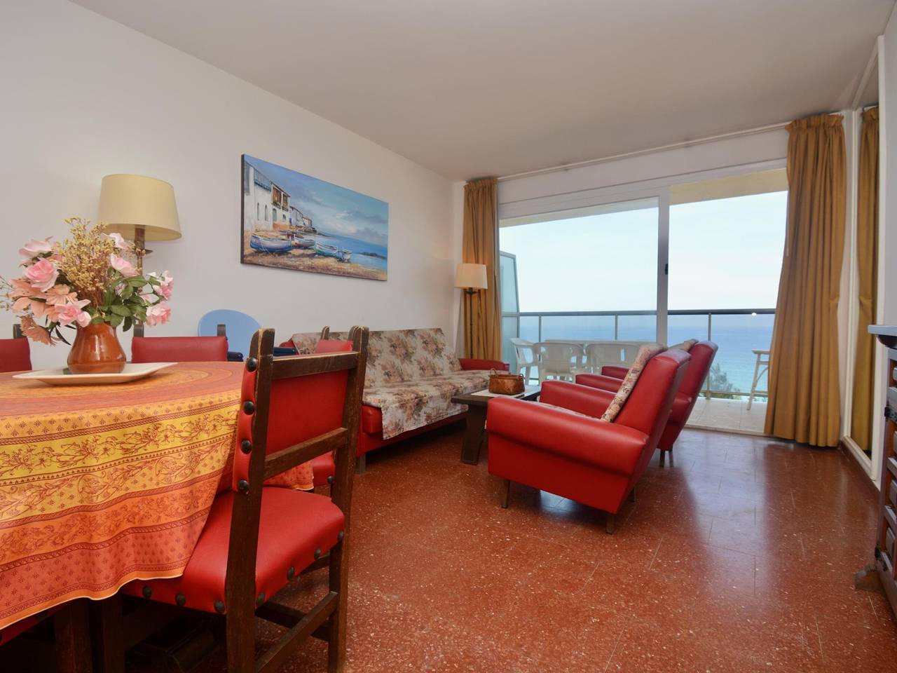 Entire apartment, 2-bedroom apartment with terrace, sea view and parking in Platja d'Aro in Platja d'Aro, Costa Brava