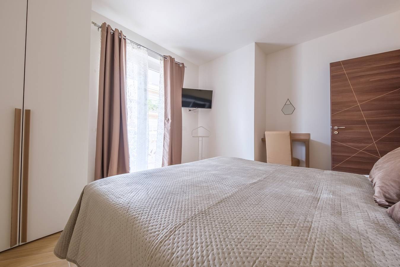 Ganze Wohnung, Apartment 'Grace Home 3' mit Balkon, Wlan und Klimaanlage in Milazzo, Messina Provinz