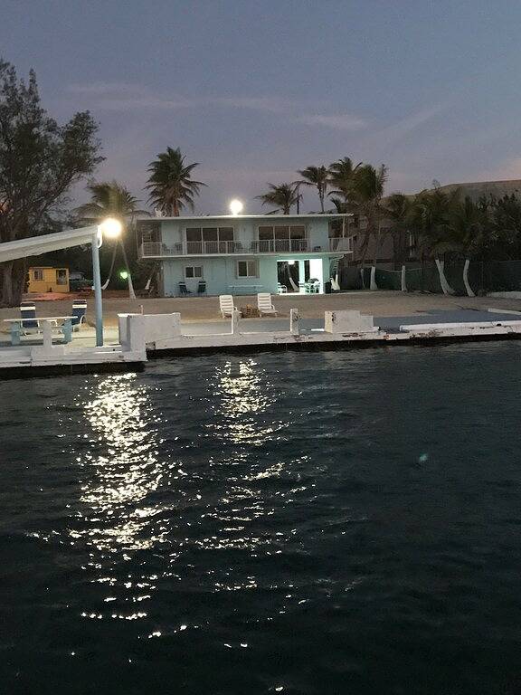 Entspannen Sie sich in Ihrem privaten Oceanfront Cottage! in Upper Matecumbe Key, Islamorada