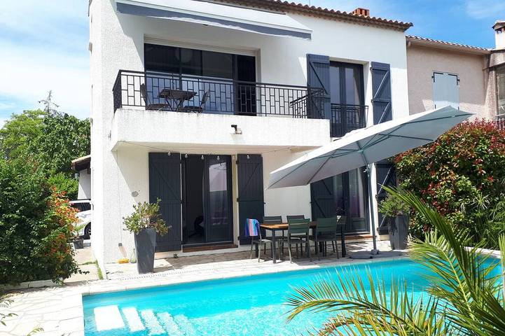 Ferienhaus für 6 Personen, mit Balkon und Garten