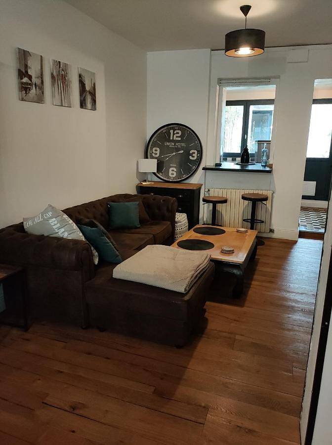 Three-Bedroom House in Montreuil (Pas-de-Calais), Région de Montreuil