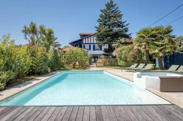 Hôtel pour 2 personnes, avec terrasse ainsi que piscine et vue, animaux acceptés dans Plage de l'Uhabia