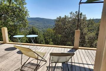 Gîte pour 5 personnes, avec terrasse et jardin à Montferrat