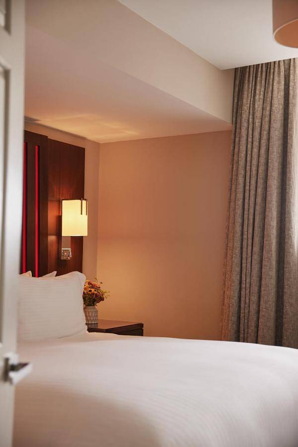 Hôtel pour 2 personnes, avec jacuzzi et terrasse ainsi que sauna et piscine dans Saint-Hélier - 2