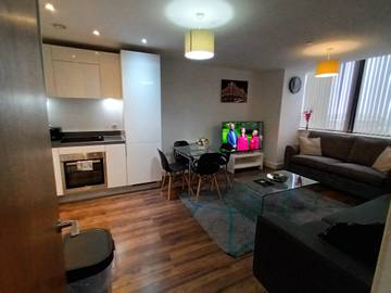 Holiday Letting for 4 People in Birmingham, Birmingham Area, Photo 2