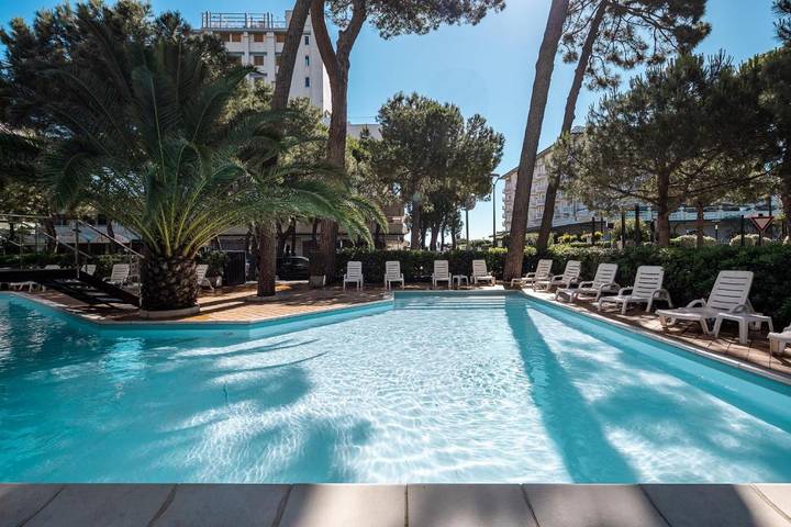 Hotel für 2 Personen, mit Pool