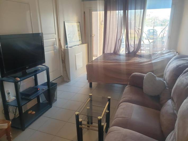 Gîte pour 2 personnes, avec piscine ainsi que terrasse et vue à Gigean - 2