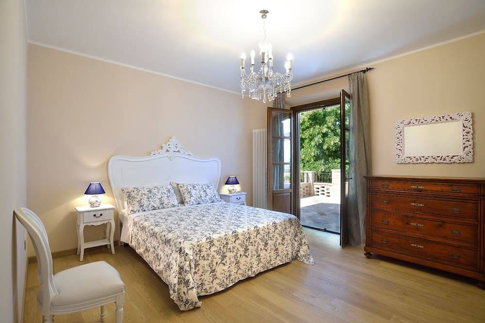 Retiro ideal para reuniones en Umbría: disfrute de la tranquilidad del campo y camine hasta las tiendas in Deruta, Provincia de Perugia