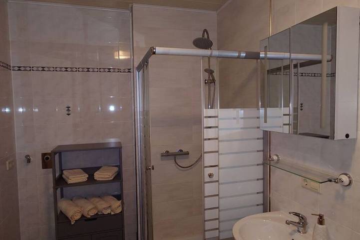 Ganze Wohnung, Kerstin in Neundorf, Thüringer Schiefergebirge