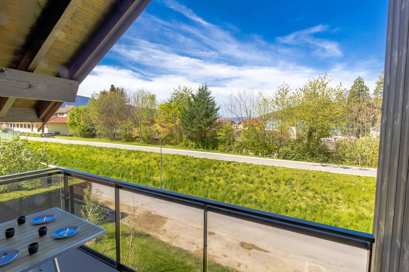 Ganze Wohnung, La Colombe - Bord de piste cyclable & lac in Duingt, Bauges