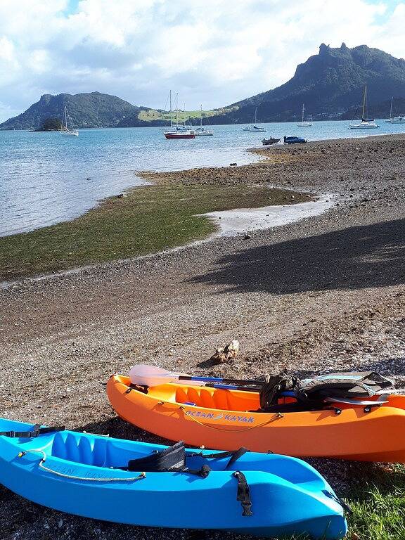 Twin Palms Ocean Beach, Französisch Land Chalet in Whangarei District