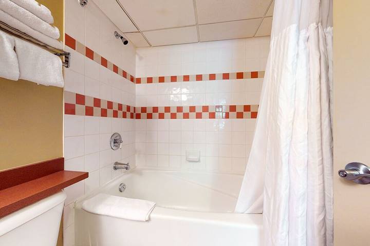 Glamping for 2 people, with hot tub and pool as well as sauna in Whistler