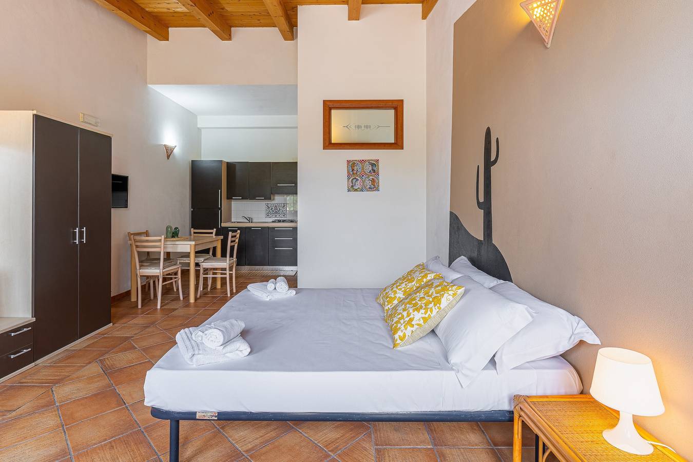 Appartement entier, Appartement « Pathos Retreat Zagara » avec piscine partagée, Wi-Fi et climatisation in Syracuse, Province de Syracuse