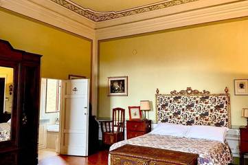 Villa for 5 Guests in Siena, Siena Province, Picture 2