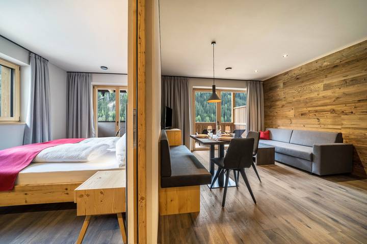 Entire apartment, Holiday Apartment "Seebrunn - Riemerbergl Alm" with Wide View, Wi-Fi and Terrace in Kuppelwies, Ulten