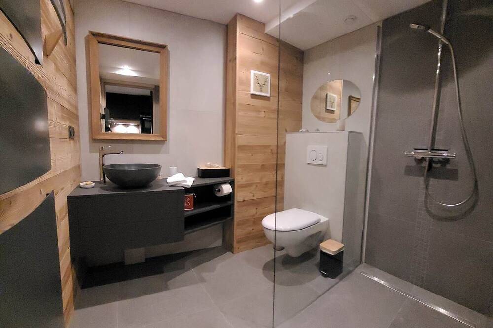 Entire apartment, Gîte Le Mont Rexd'Or, 2 steps from Switzerland, fully equipped with home cinema! in Mouthe-Lac et Mont d’Or, Parc naturel régional du Haut-Jura