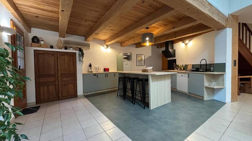 Location de vacances pour 7 personnes, avec piscine et terrasse à Lagrasse - 2