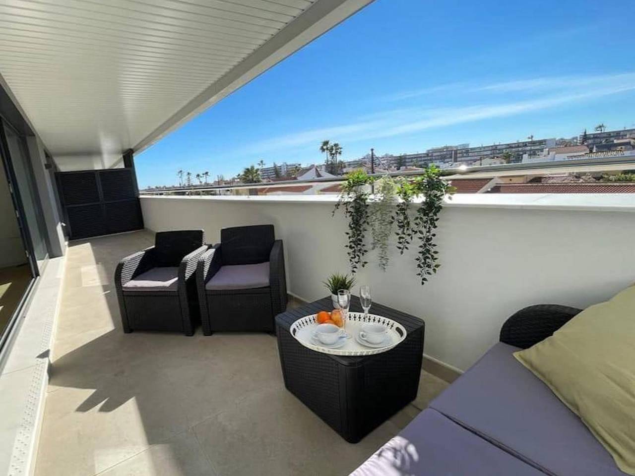 Entire vacation apartment, Holidays2Torremolinos Pool, 300 mts from beach in Playa Los Álamos, Torremolinos