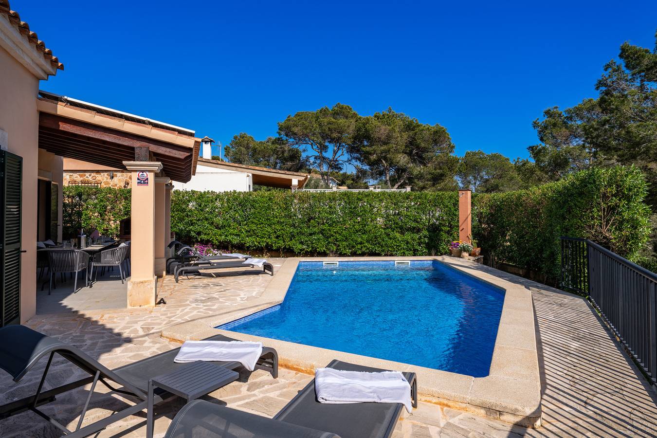 Villa Esquina in Son Mojer-Cala Santanyí, in Strandnähe, mit Pool und Wifi in Son Moja, Santanyí