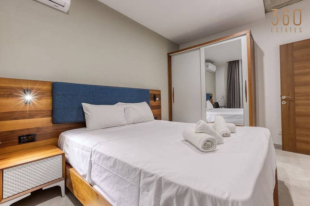 Apartamento inteiro, Modern Swieqi 1Br home with Pool Access in San Giljan, Ilha de Malta