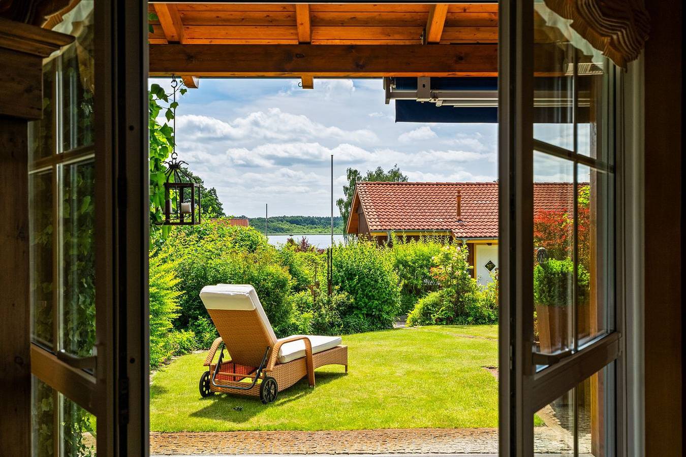 Ferienhaus Kathi am Jabelschen See mit Garten, Terrasse & Kamin in Jabel, Mecklenburgische Seenplatte