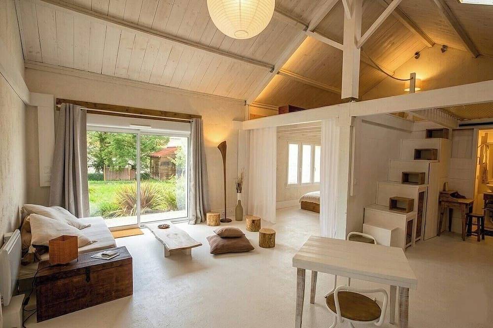 Trois lofts wabi-sabi près du Veillon in Saint-Hilaire-la-Forêt, Vendée