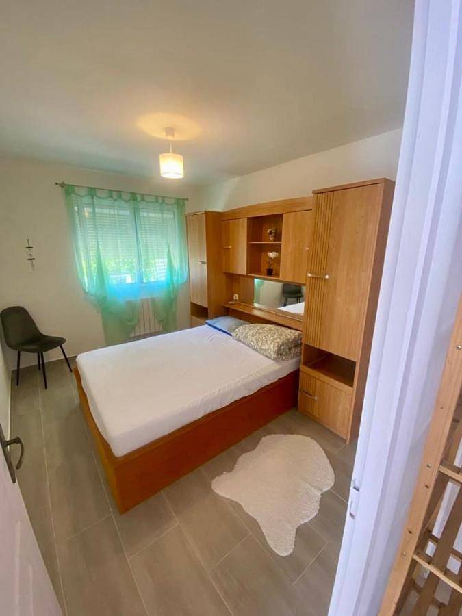 Appartement de vacances entier, Double Room in Albussac, Région de Tulle