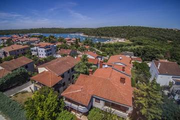 Villa für 4 Personen, mit Balkon und Garten in Medulin