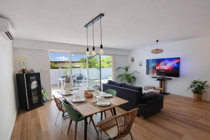 Casa de vacaciones para 4 personas, con terraza además de jardín y piscina - 1