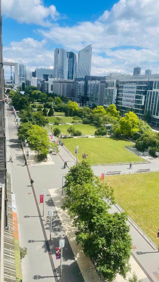 Maison d’hôte pour 3 personnes, avec Balcon ainsi que Terrasse et Vue à Nanterre