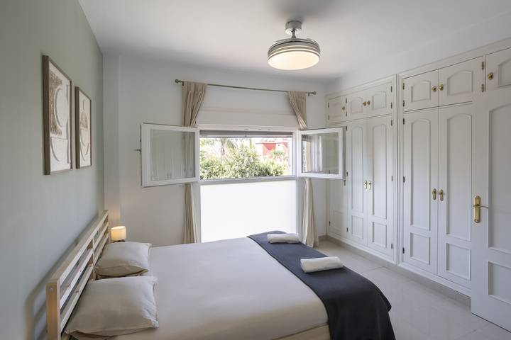 Apartamento inteiro, Apartamento de férias para 7 pessoas com terraço in Palomares del Río, Sevilha Província