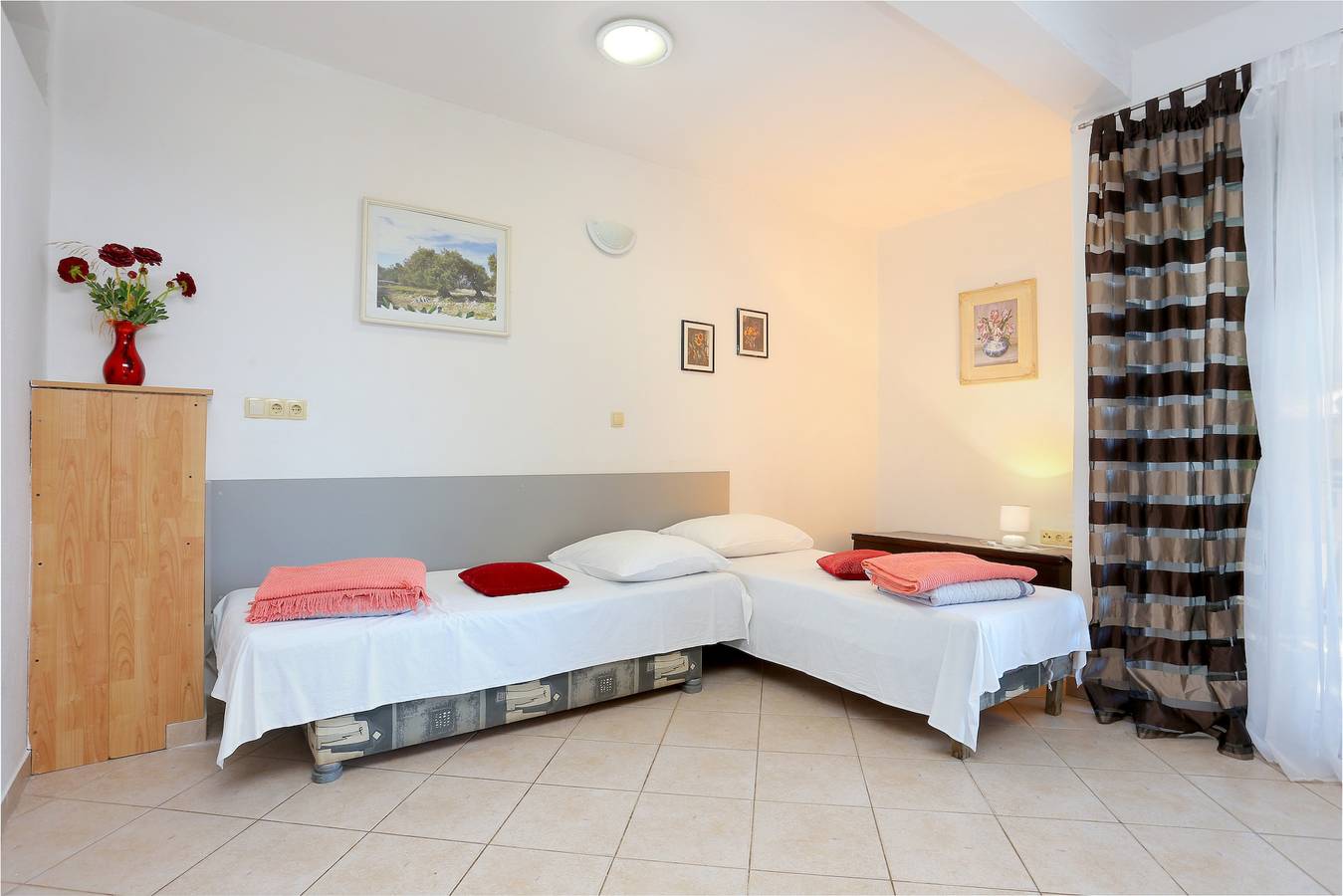 Ganze Wohnung, 1-Zimmer-Ferienwohnung mit Terrasse und Meerblick Balica Rat, Omis A-20494-a in Stanici, Omis-Riviera
