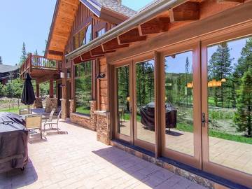Vacation Home for 14 Guests in Breckenridge, Summit County, Picture 2