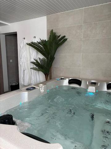 Gîte pour 2 personnes, avec jacuzzi à Sainte-Marie