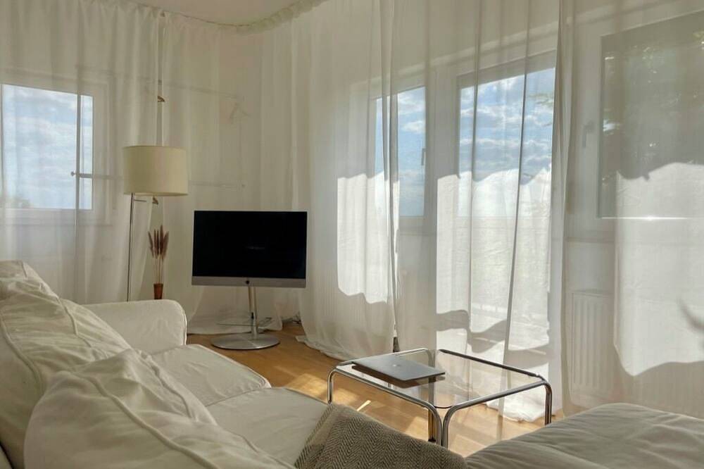 Ganze Wohnung, Herrliche gemütliche Wohnung in Hochheim mit eigenem Balkon & Parkplatz in Hochheim am Main, Hochheim