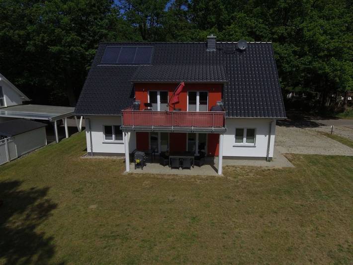 Ferienhaus für 8 Personen, mit Seeblick und Garten sowie Sauna und Terrasse in Krakow am See - 2