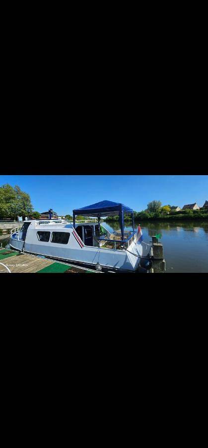 Bateau pour 2 personnes, avec vue et terrasse à Quesnoy-sur-Deûle