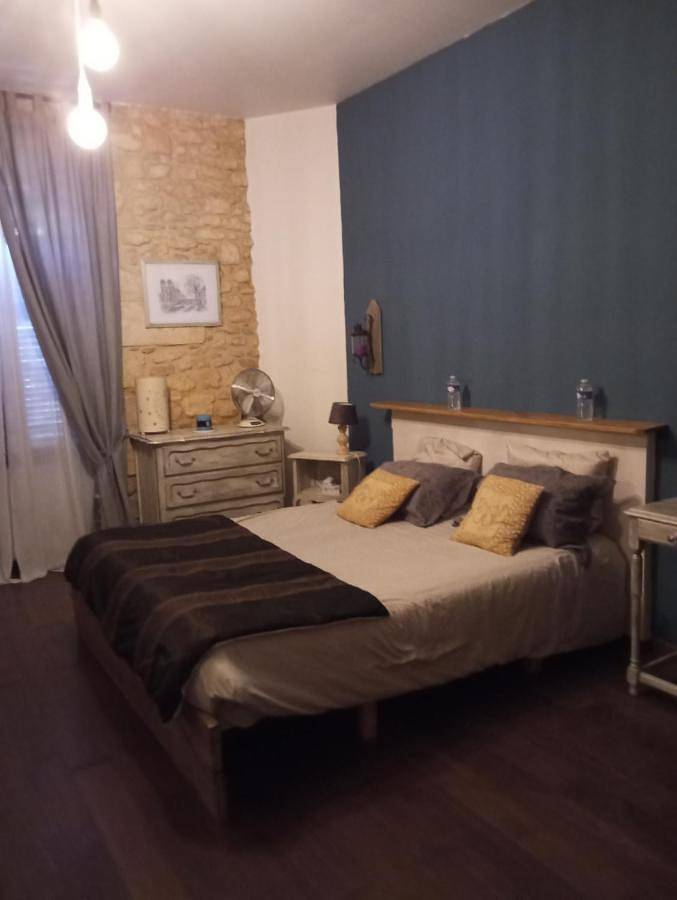 Chambre d’hôte pour 2 personnes, avec Terrasse et Jacuzzi ainsi que Jardin et Vue à Montignac