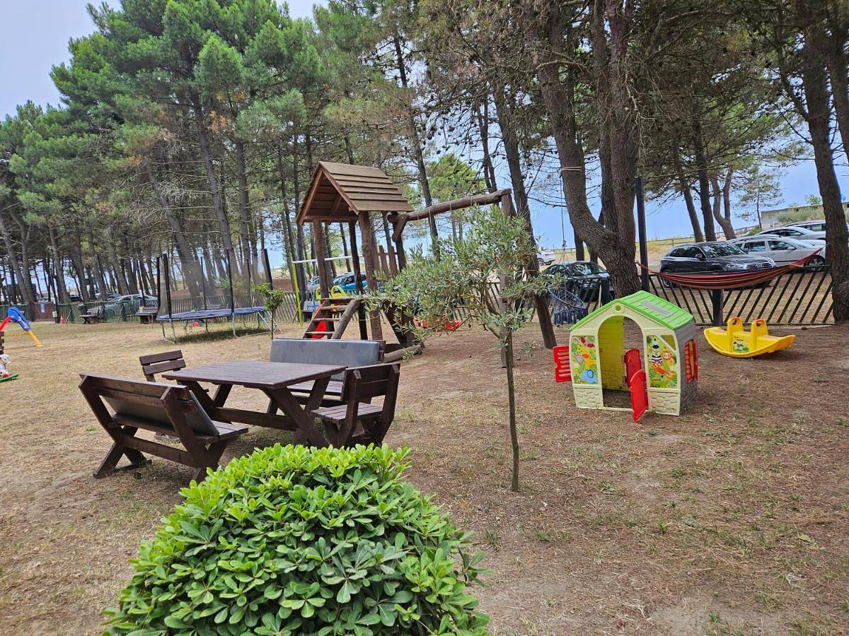 Saranda Beach Bungalow in Donji Štoj, Opština Ulcinj