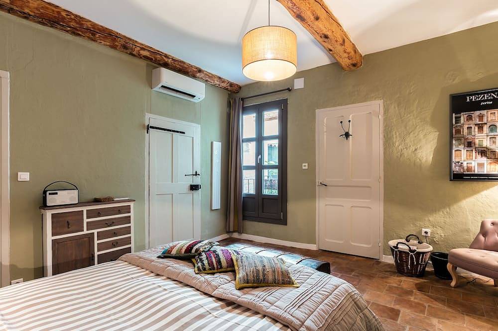 Maison en pierre élégante: terrasse privée sur le toit, cuisine design, parking sécurisé in Pézenas, Côte d'Améthyste