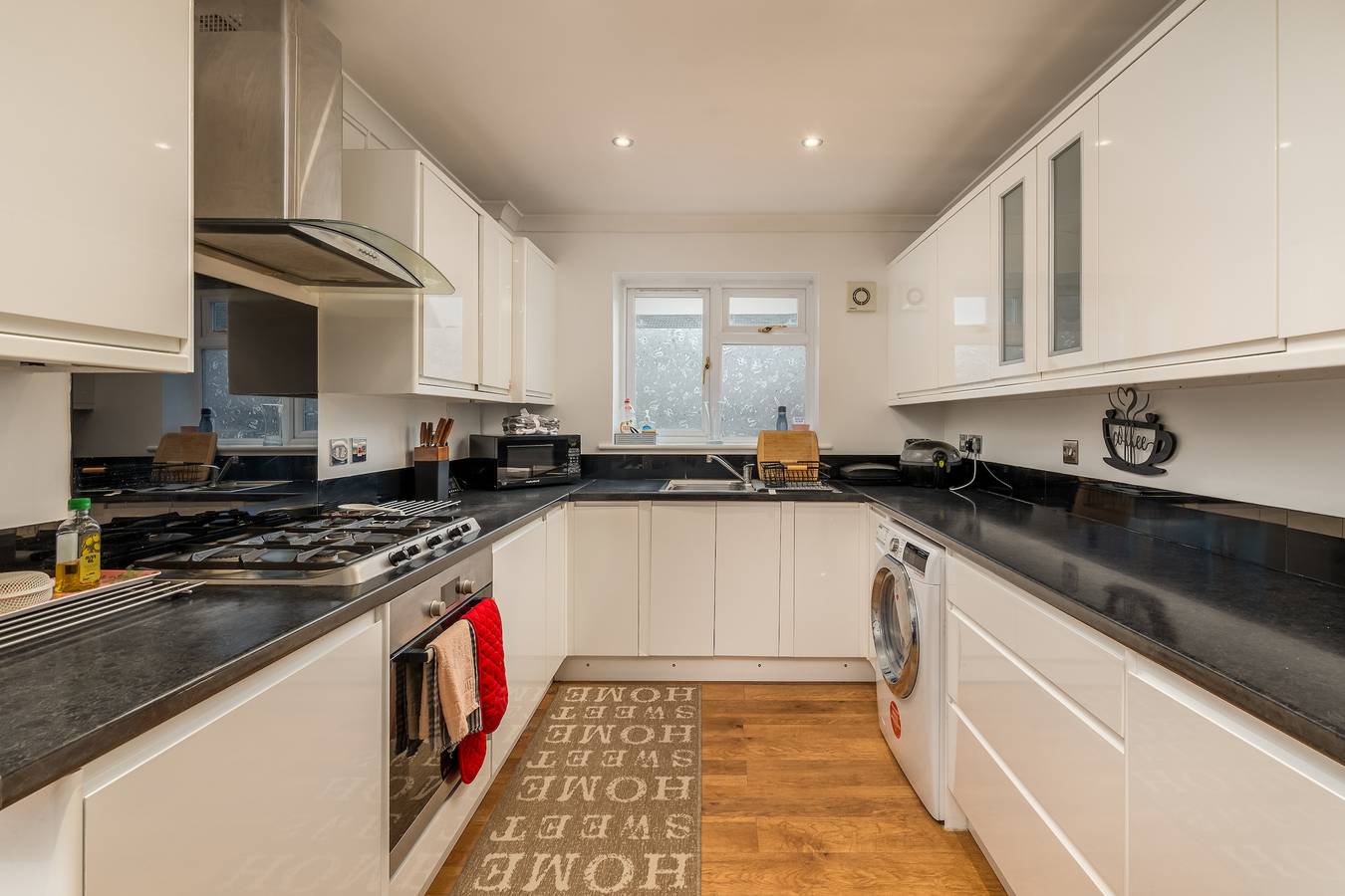 Family Friendly, Cosy 3 bed Home - Pass the Keys in Hertfordshire