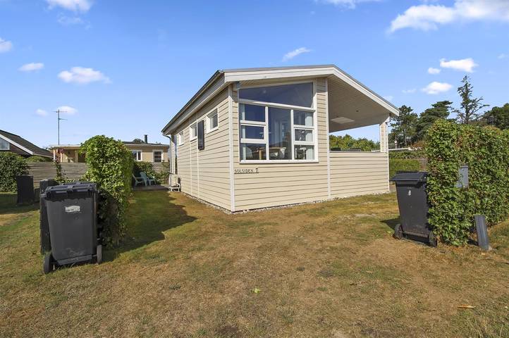 Ferienhaus für 4 Personen, mit Terrasse in Høll