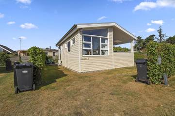 Ferienhaus für 4 Personen, mit Terrasse in Høll