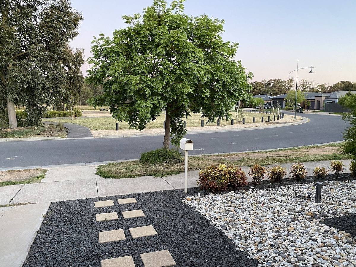 Modernes Haus mit 4 Schlafzimmern, in der Nähe von Spielplatz, See und Naturpfaden, nur wenige Minuten von Bendigo entfernt in City of Greater Bendigo