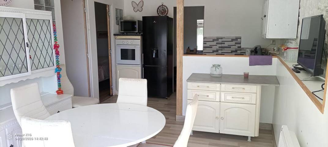 Gîte pour 3 personnes, avec terrasse et vue à Saint-Martin-de-Landelles