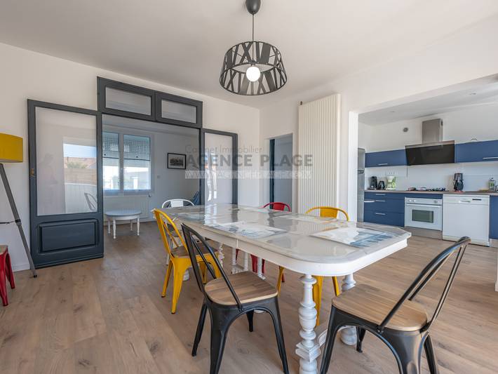 Casa con 3 dormitorios, parking y jardín en La Chaume, cerca de la playa in Les Sables-d'Olonne, Vandea