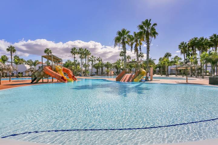 Ferienwohnung für 4 Personen, mit Garten und Kinderpool in Corralejo - 2