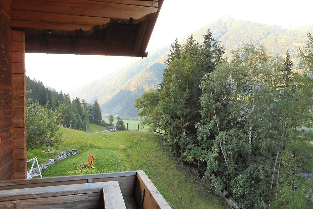 Ganze Wohnung, Hanglage mit traumhaftem Rundumblick auf Matrei und die Berge, sehr ruhig! in Kals am Großglockner, Osttirol